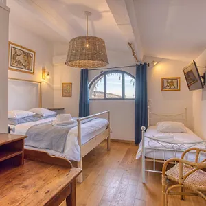 Hotel Restaurant Les Remparts Venasque